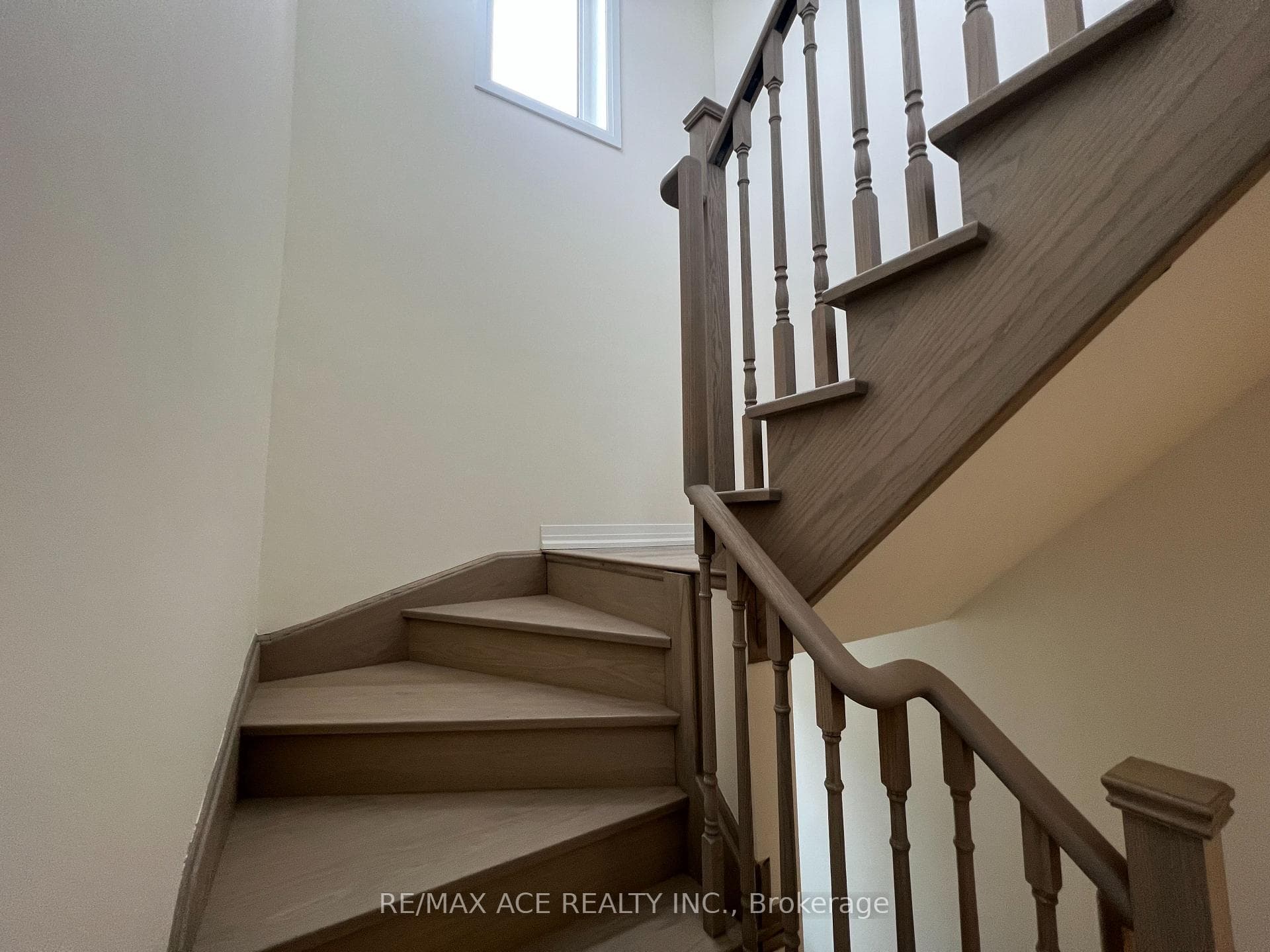 245 Mclevin Avenue Unit 23 photo 15