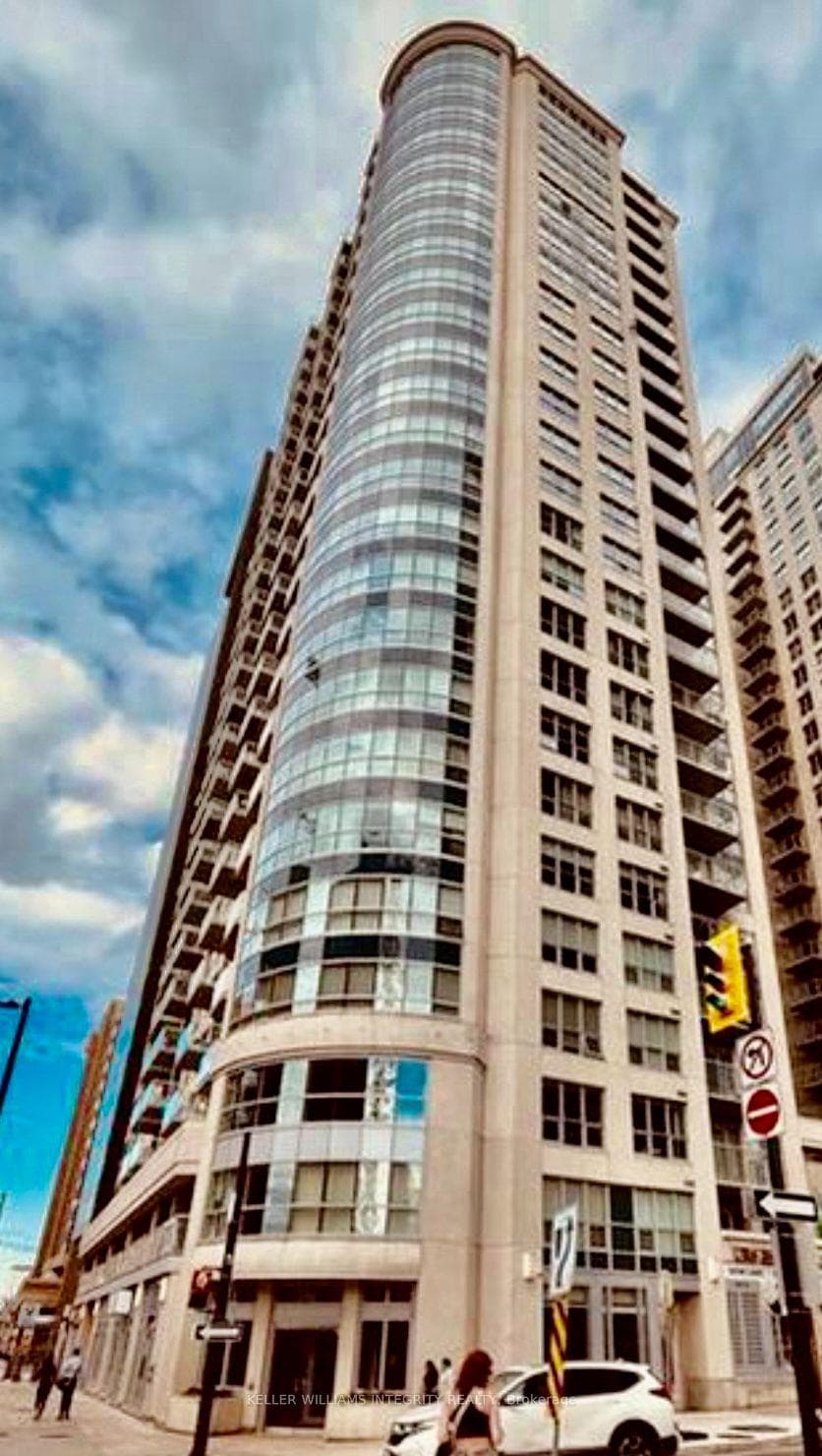 242 Rideau Street Unit 901 photo 2