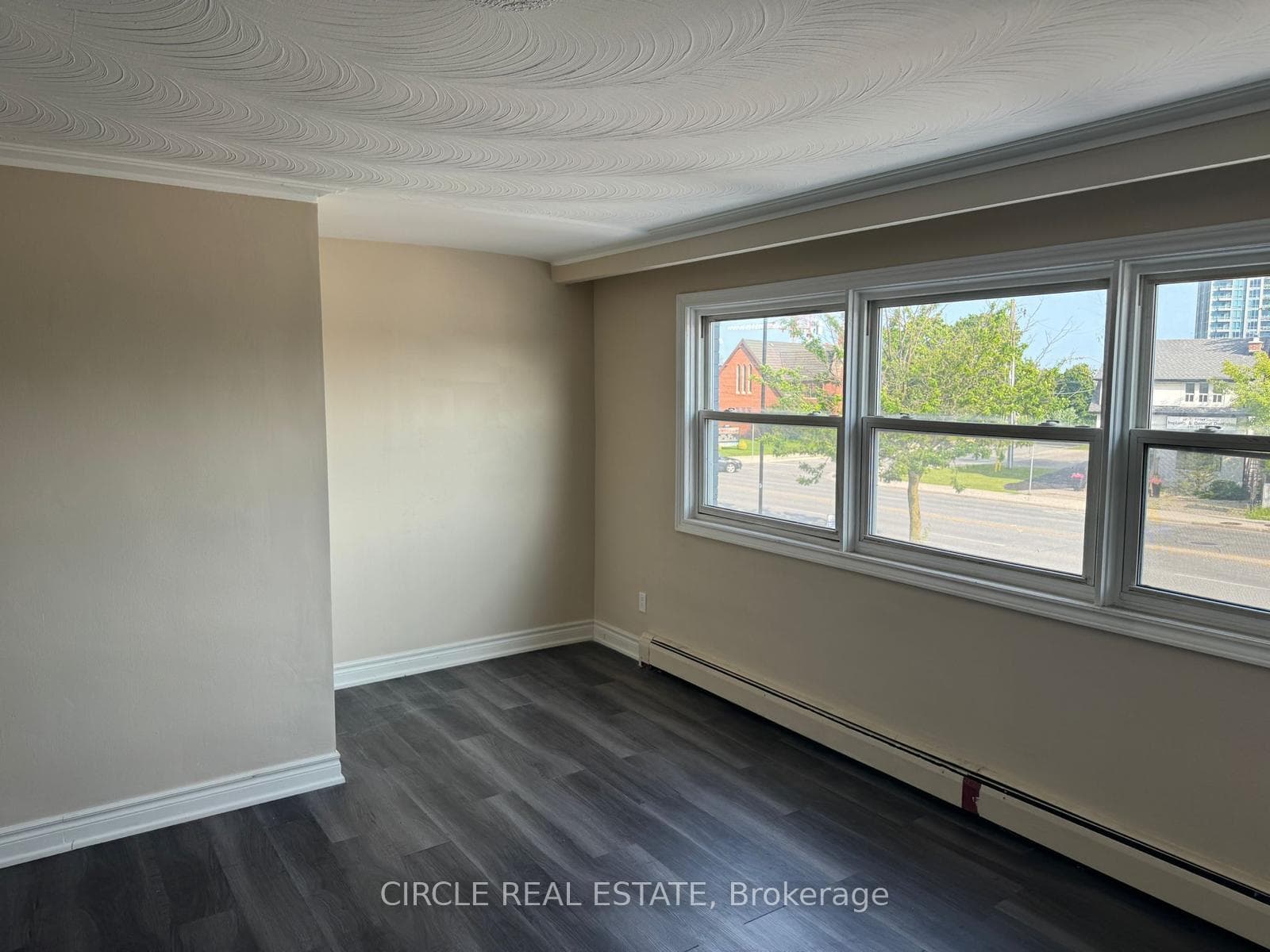 3828 Bloor Street photo 6