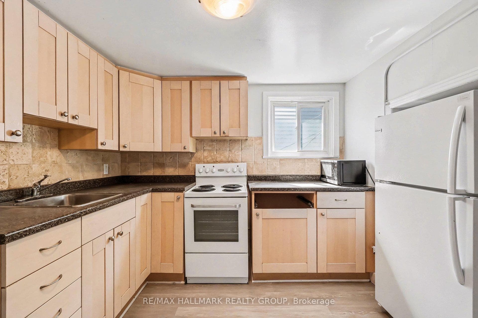 64 COBOURG Street Unit 2 photo 8