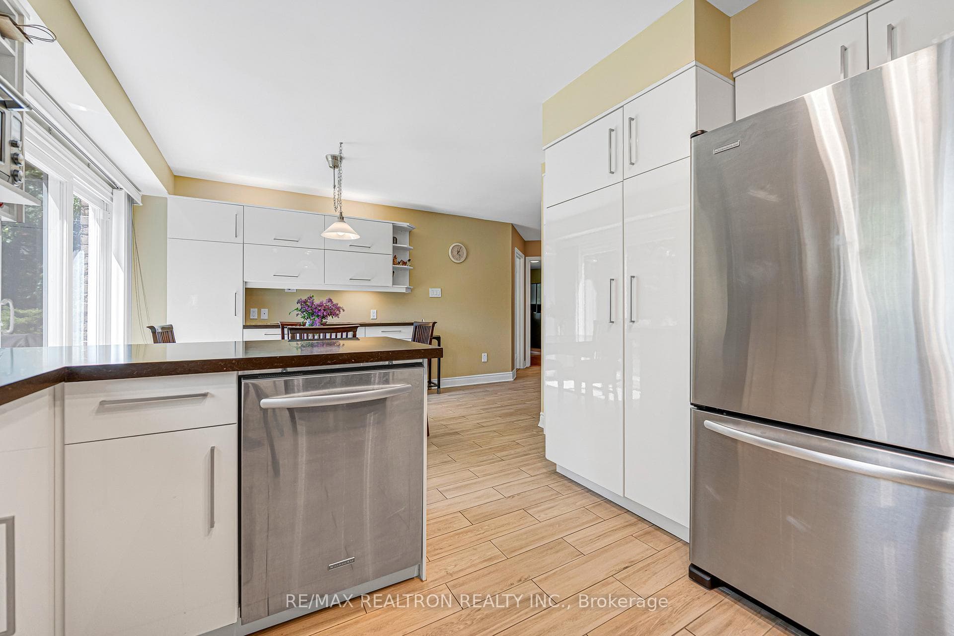 49 Somerset Crescent photo 27