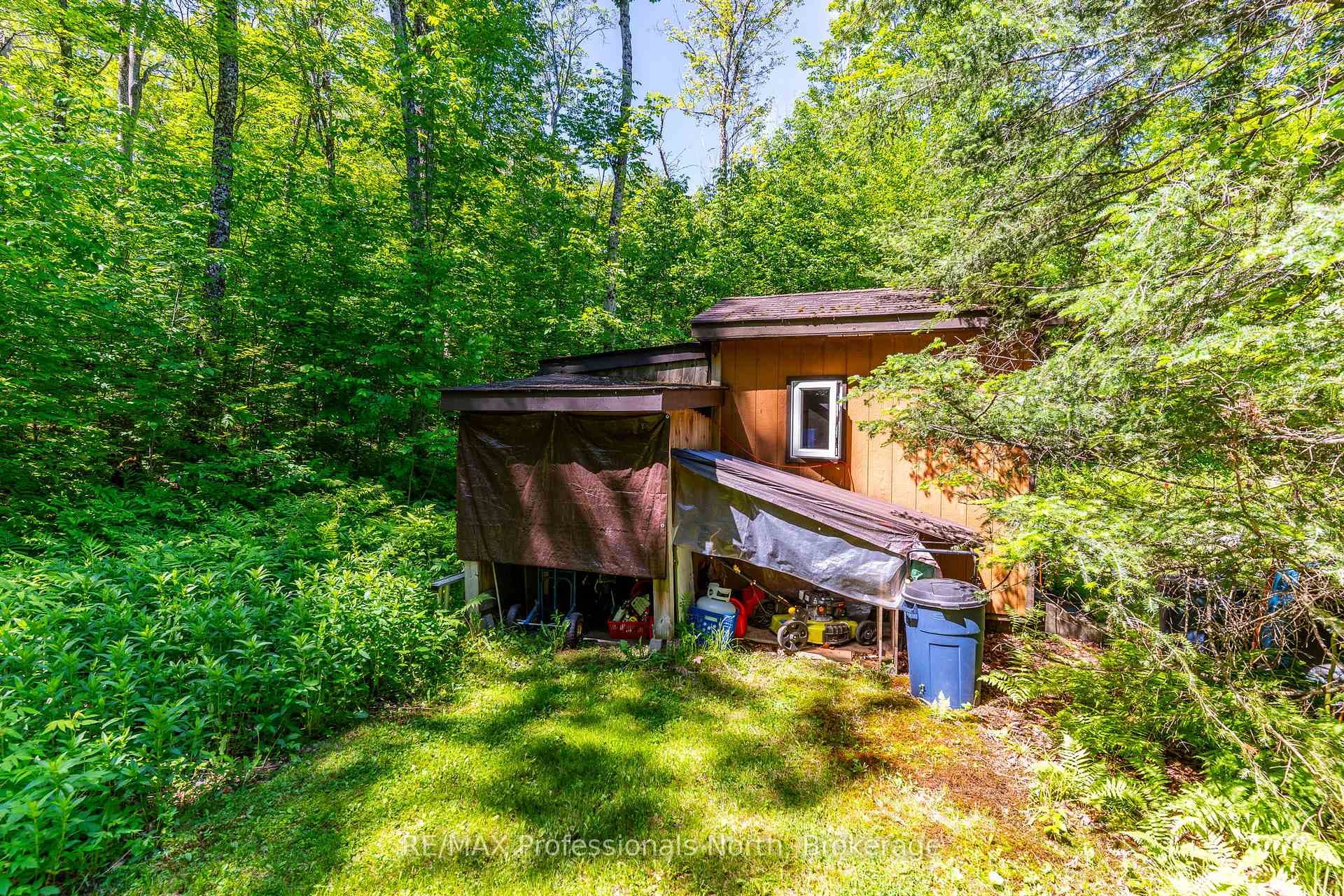 4792 Harburn Road photo 35
