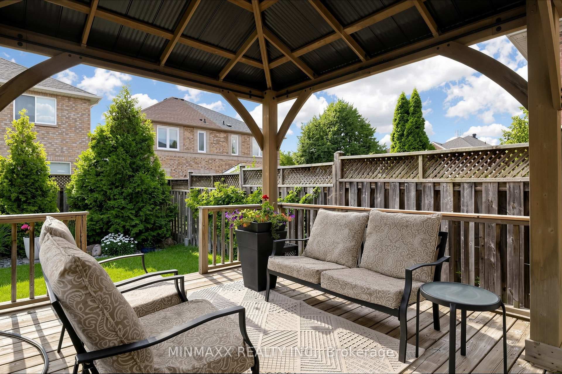 1164 CHAPMAN Crescent photo 40