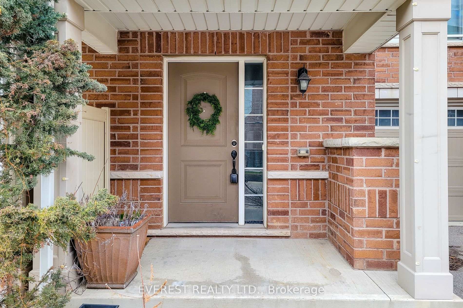 165 Hampshire Way Unit 80 photo 2