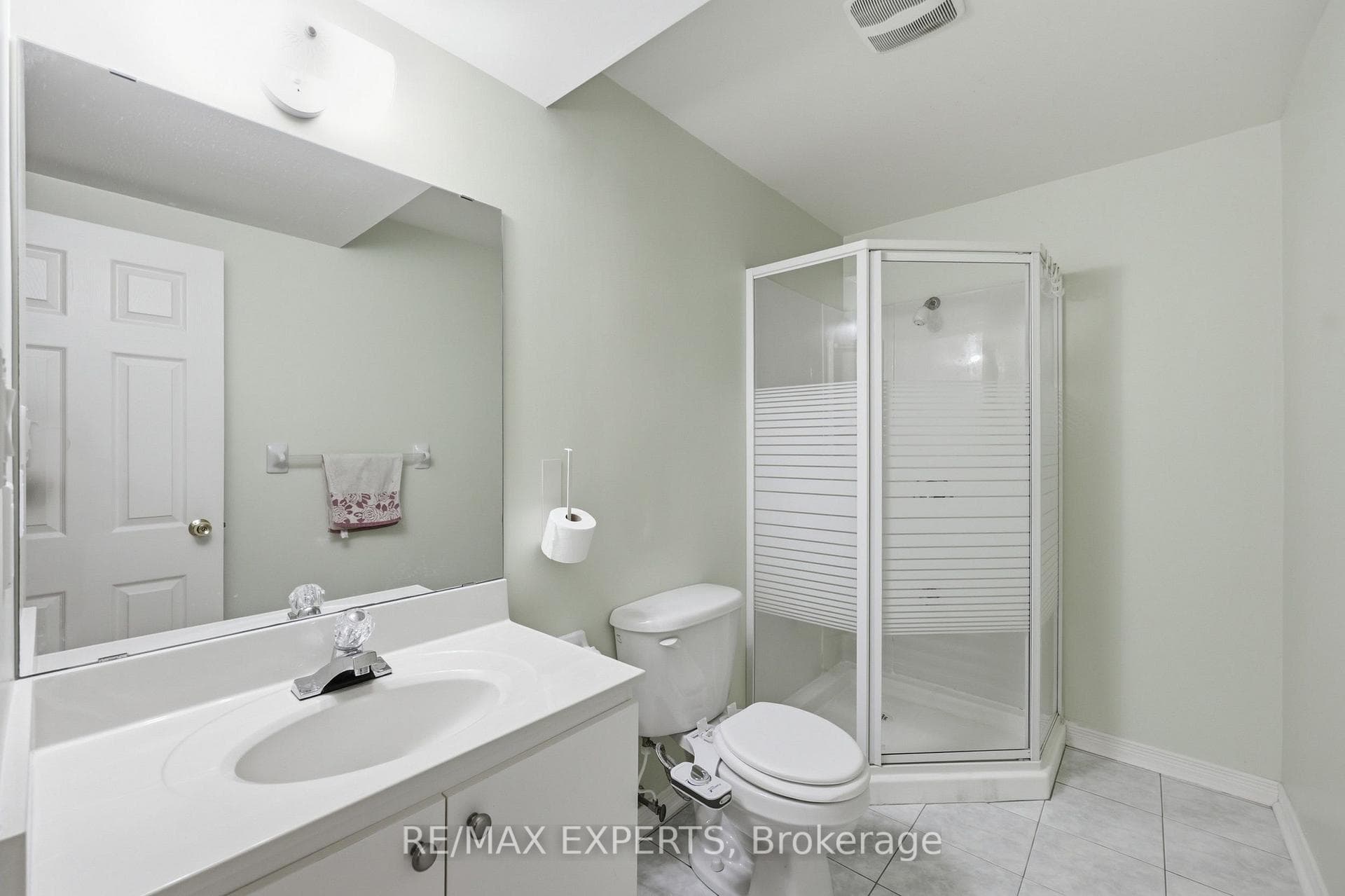 Washroom in Basment