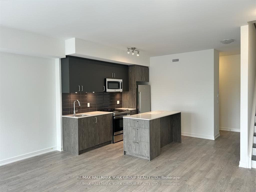 35 Birchcliff Avenue Unit 37 photo 3