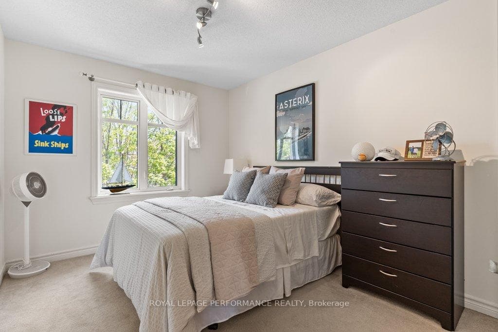 216 Badgeley Avenue photo 34