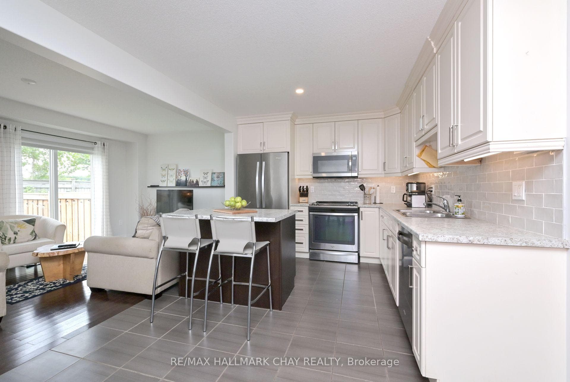 237 Hutchinson Drive photo 6