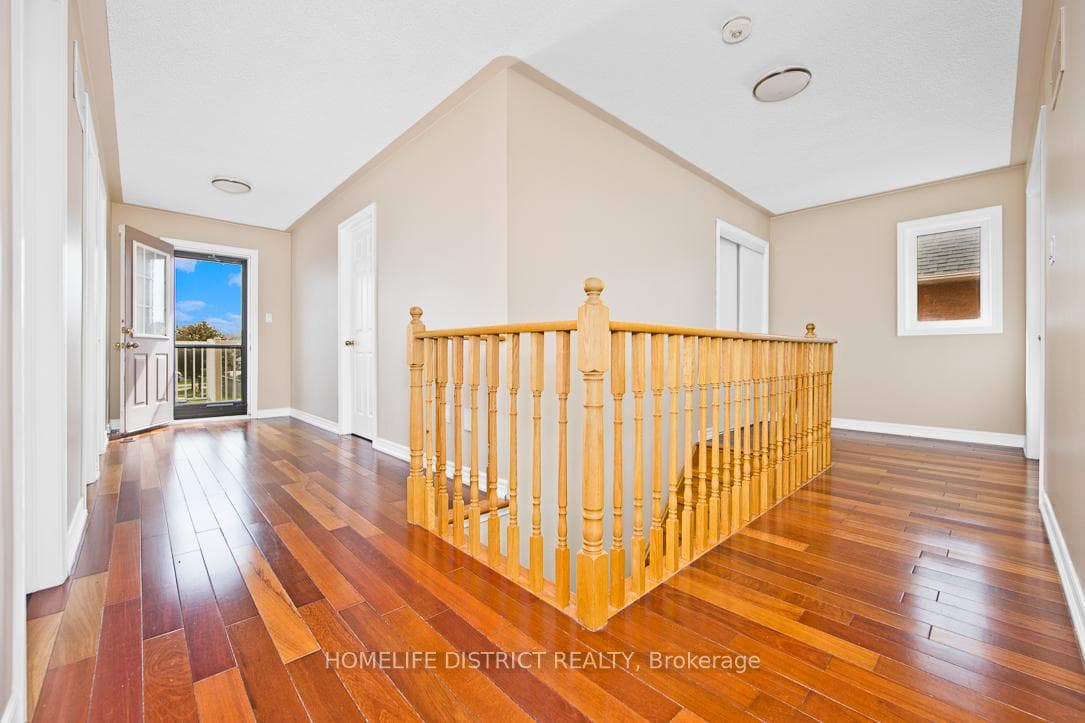 47 Ball Crescent photo 16