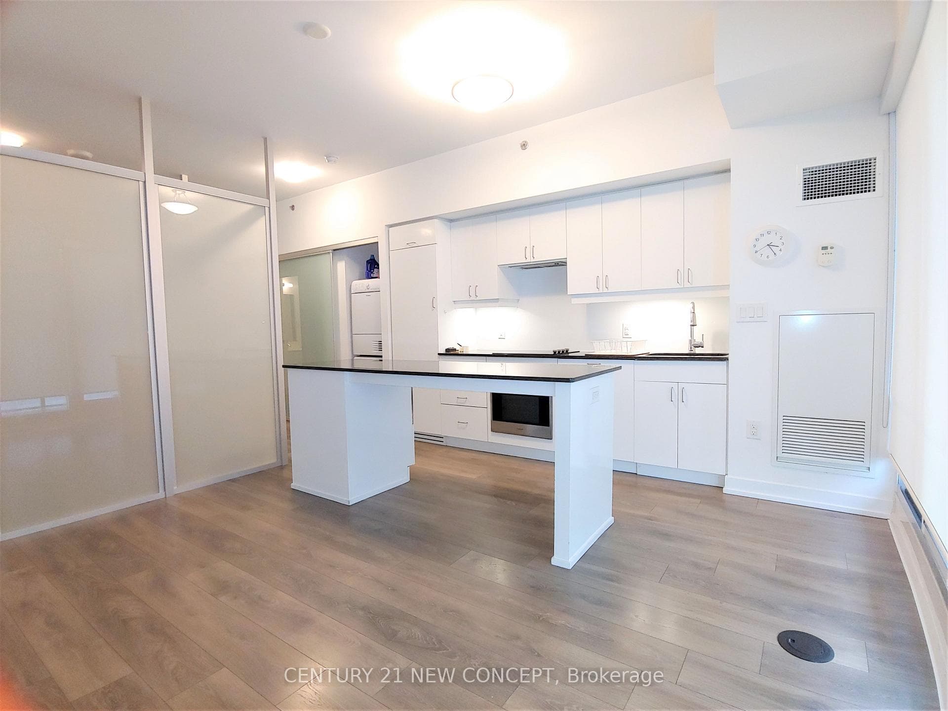 426 University Avenue Unit 2607 photo 3