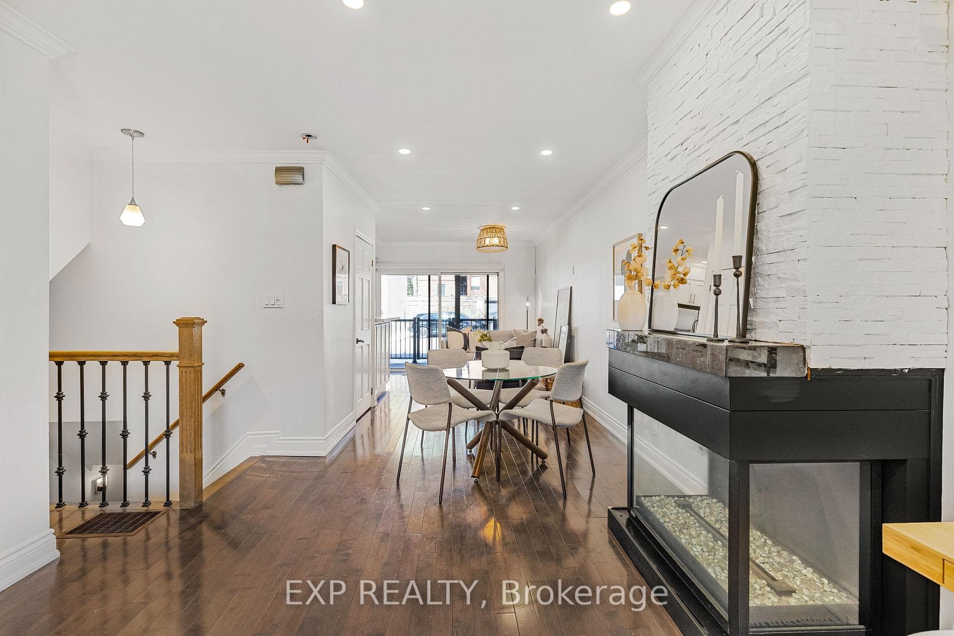 366 Dundas Street photo 6