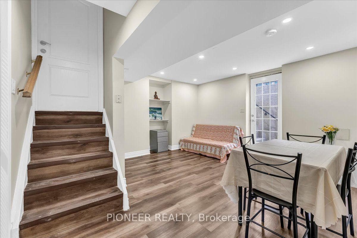 22 Wolverton Crescent photo 28