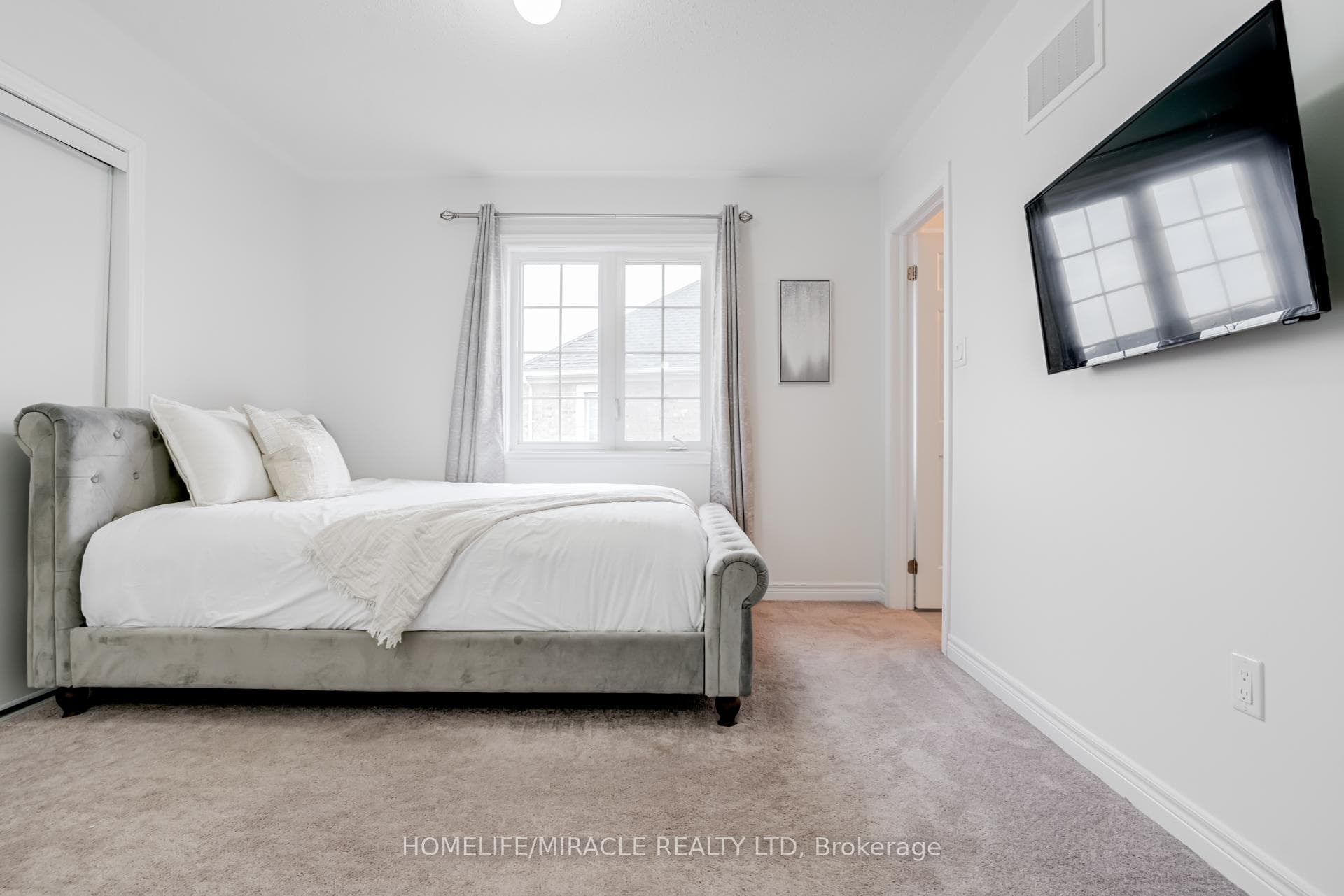 30 Atkinson Crescent photo 33