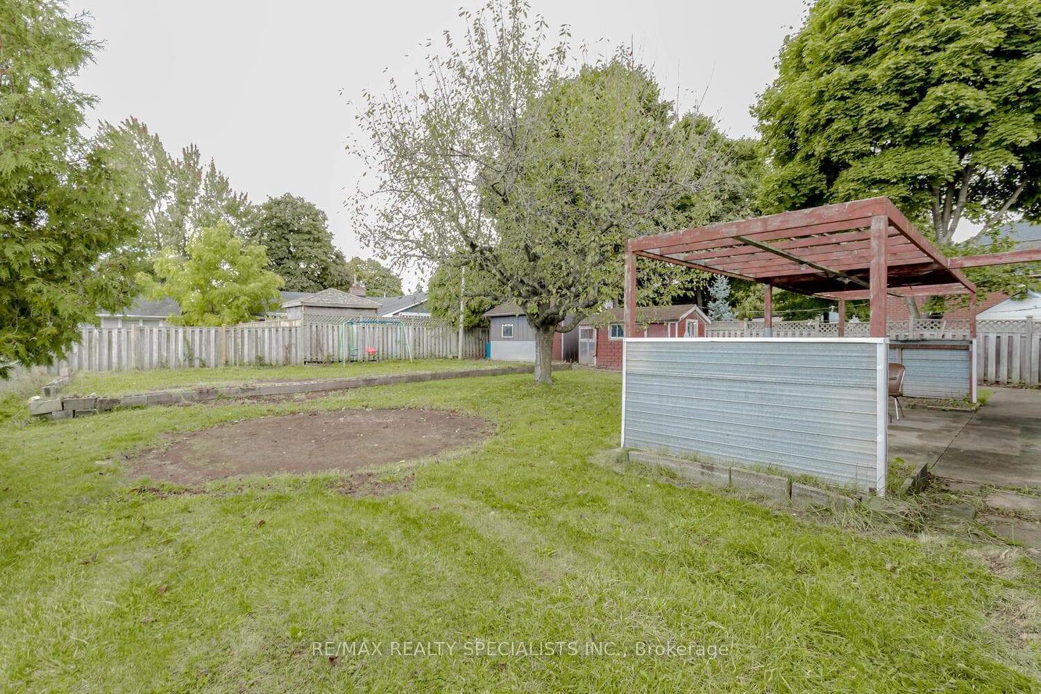 98 Vista Boulevard photo 33