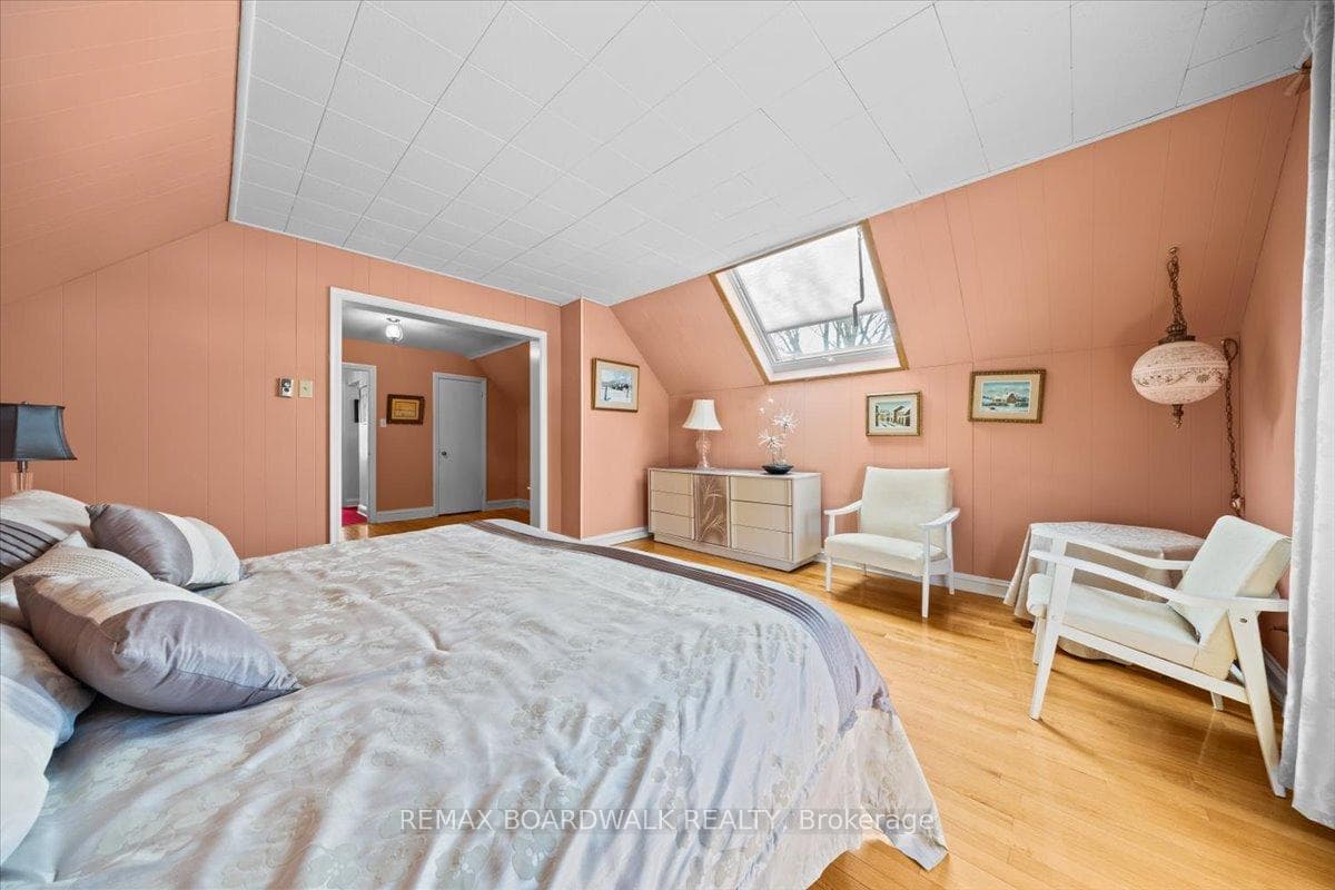 961 Kingsmere Avenue photo 32