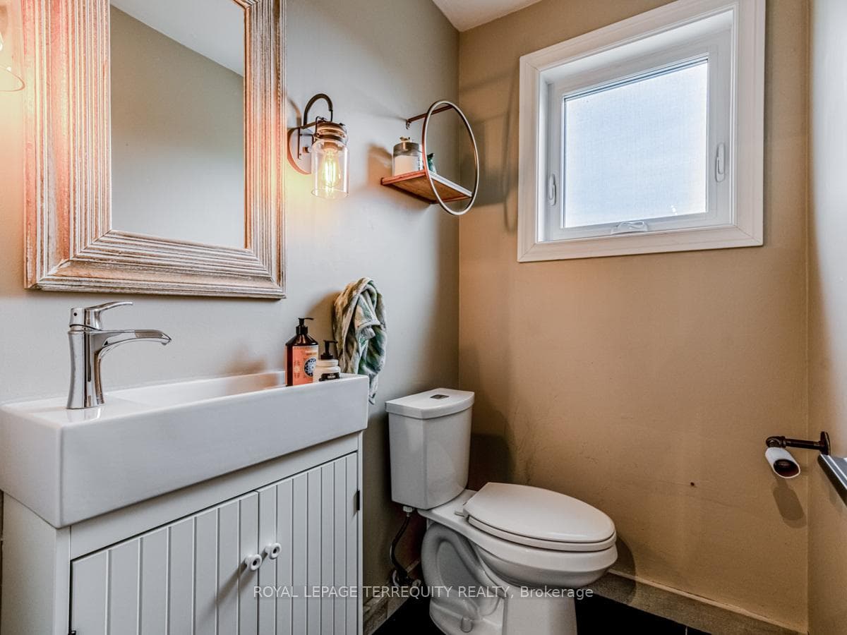 88 Forest Court photo 16