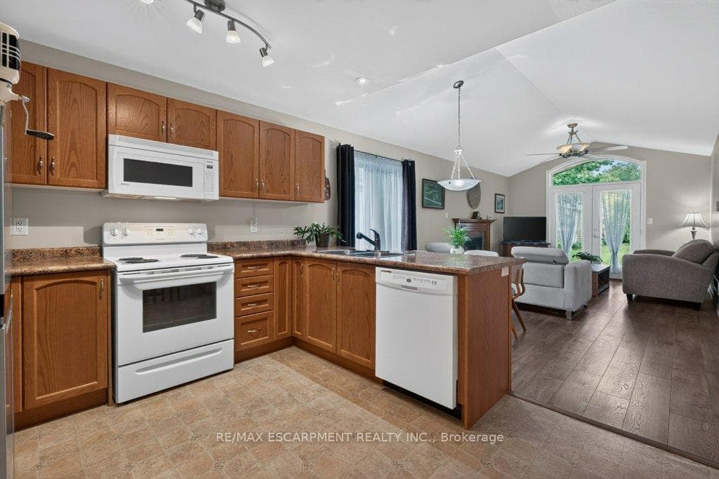 22 Jenny Crescent Unit 18 photo 10