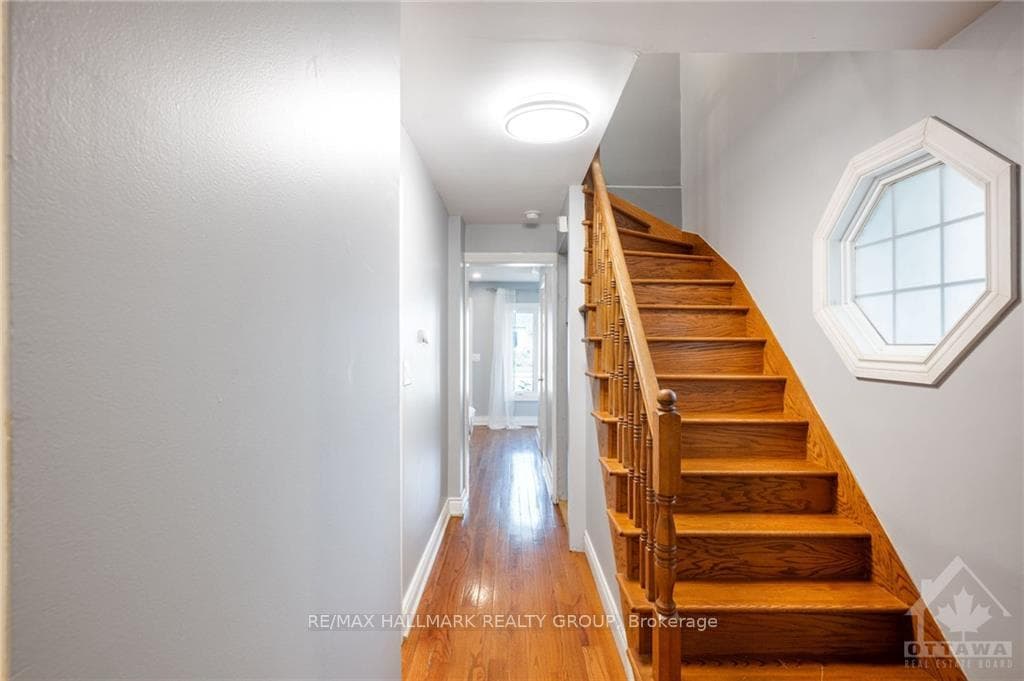 1183 LAURIER Street photo 19