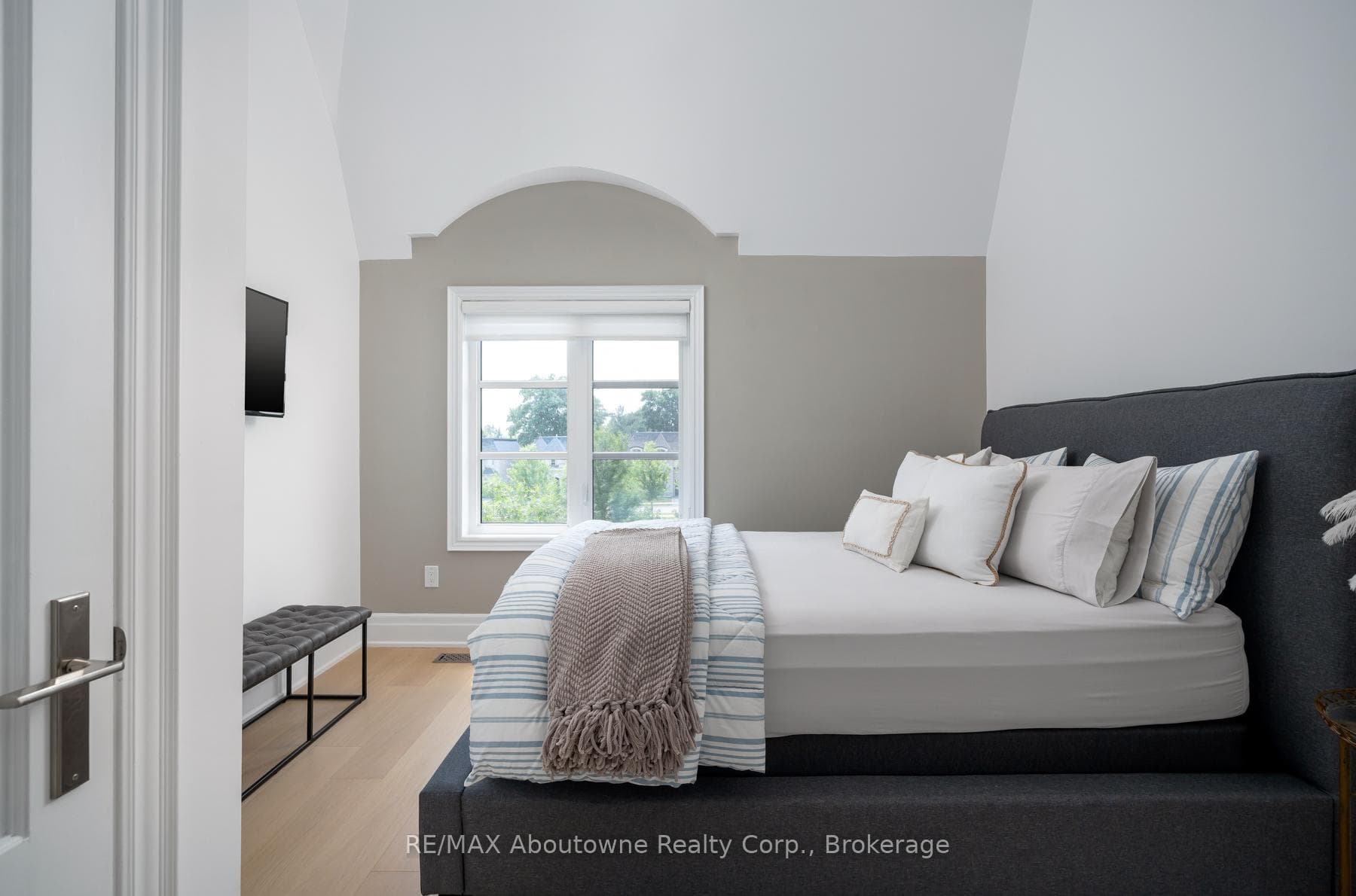 253 Hanover Street photo 23