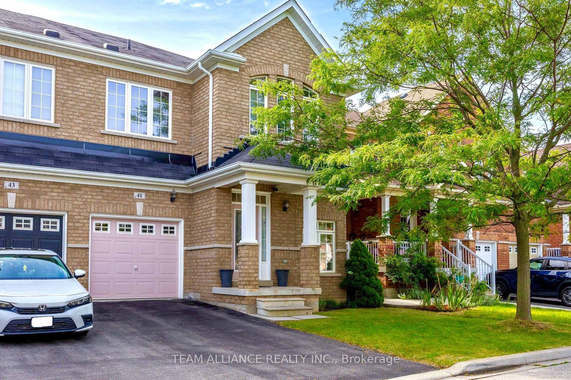 41 Boundbrook Drive photo 1