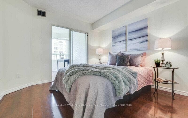 325 Webb Drive Unit 1605 photo 6