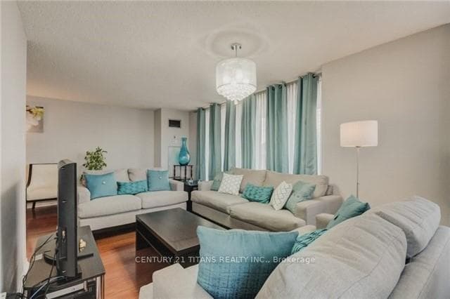 410 Mclevin Avenue Unit 303 photo 6