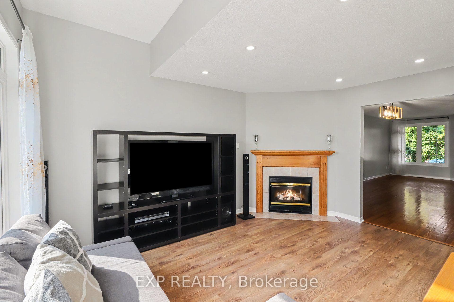 203 Duntroon Circle photo 17