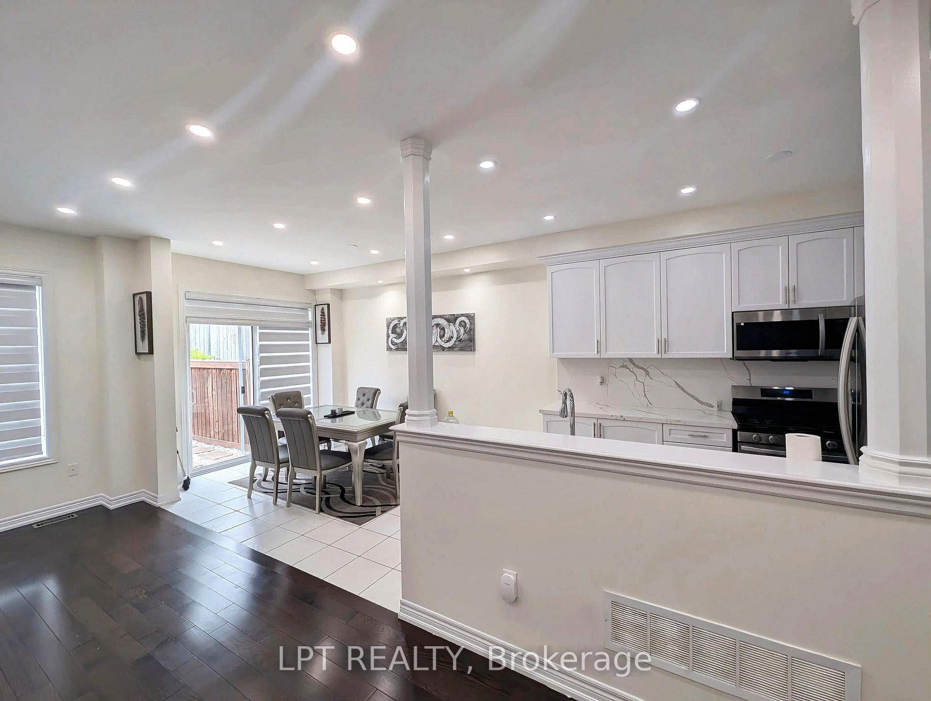 22 Dufay Road photo 2