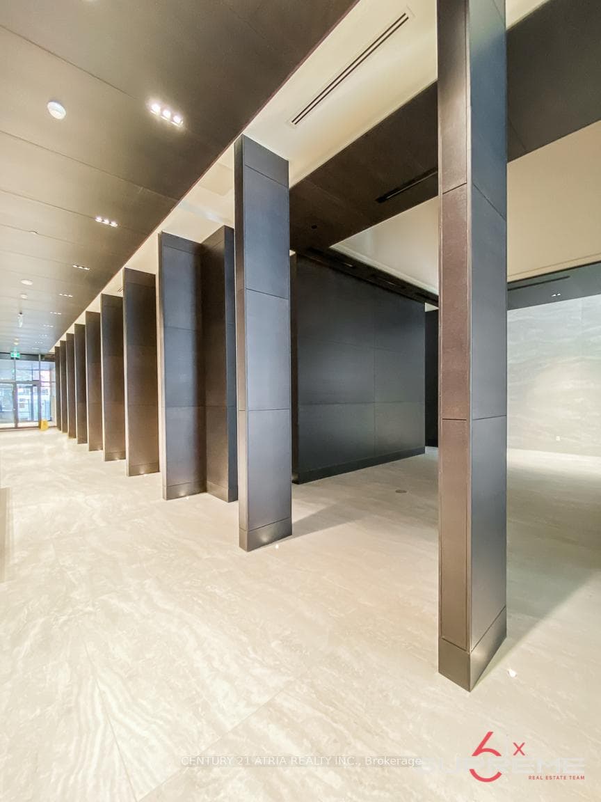 2221 Yonge Street Unit 611 photo 13