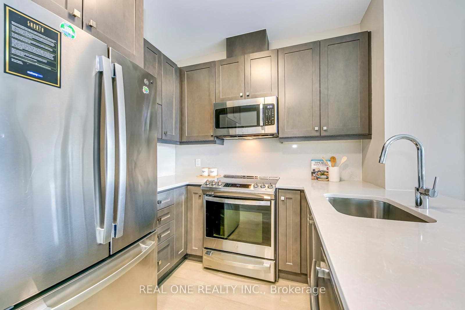 95 Dundas Street Unit 417 photo 11