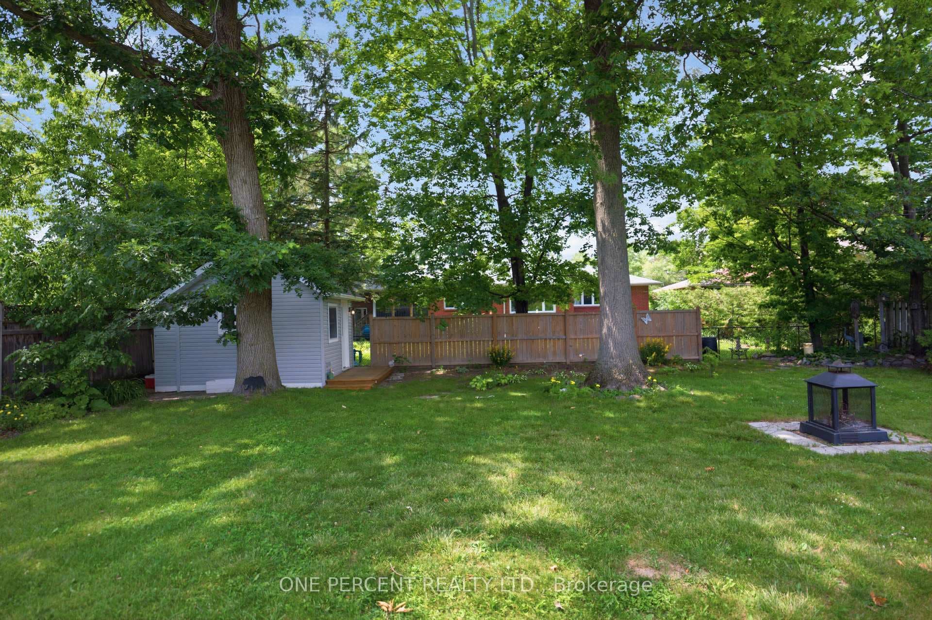Most adorable he/she shed or home office/yoga spac