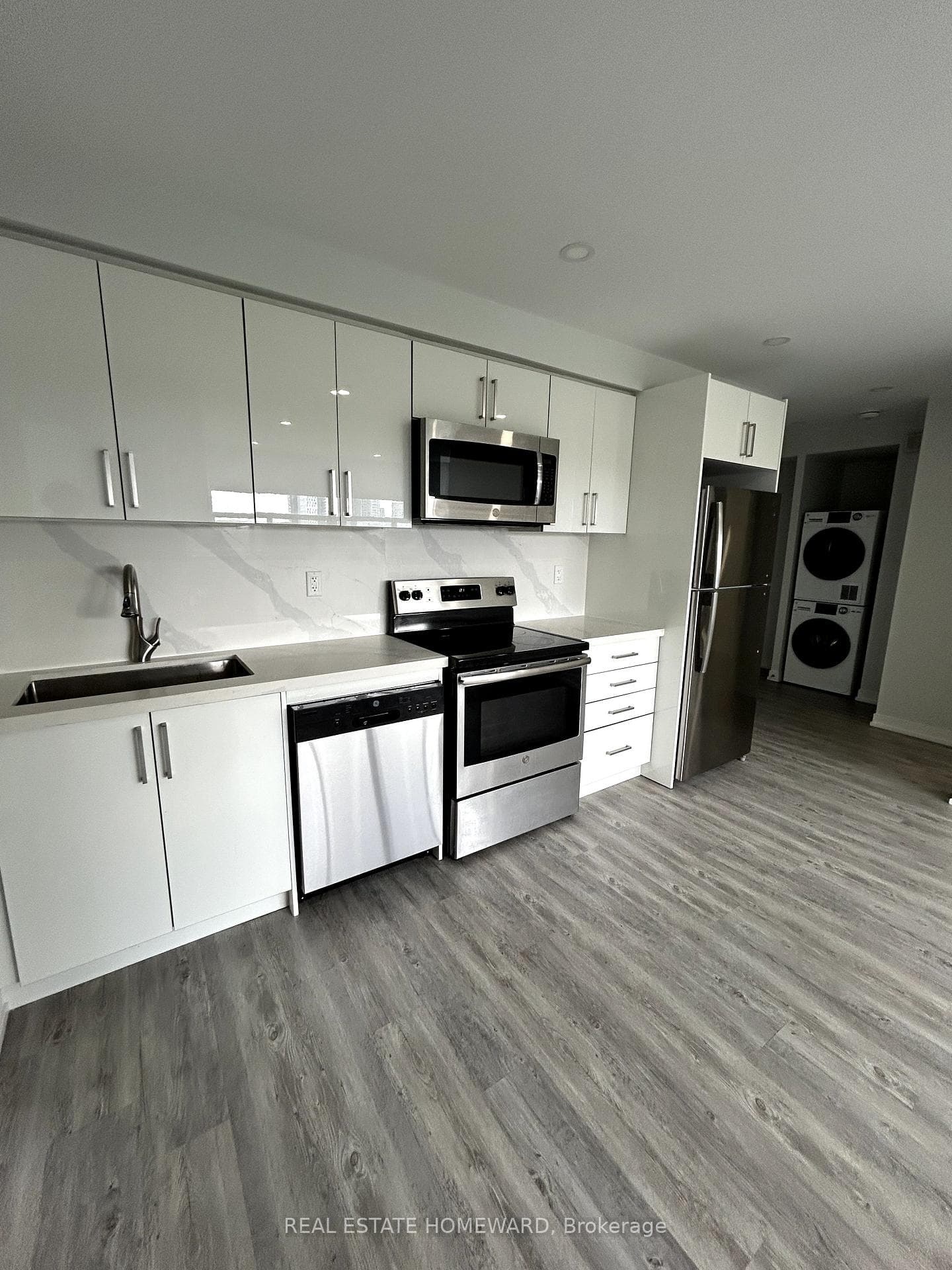 15 Walmer Road Unit 508 photo 3