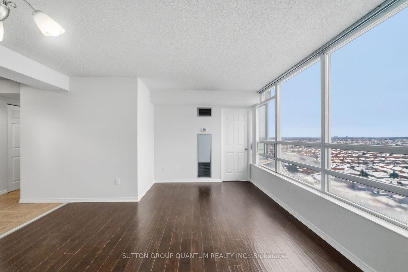 50 Kingsbridge Garden Unit 1602 photo 5