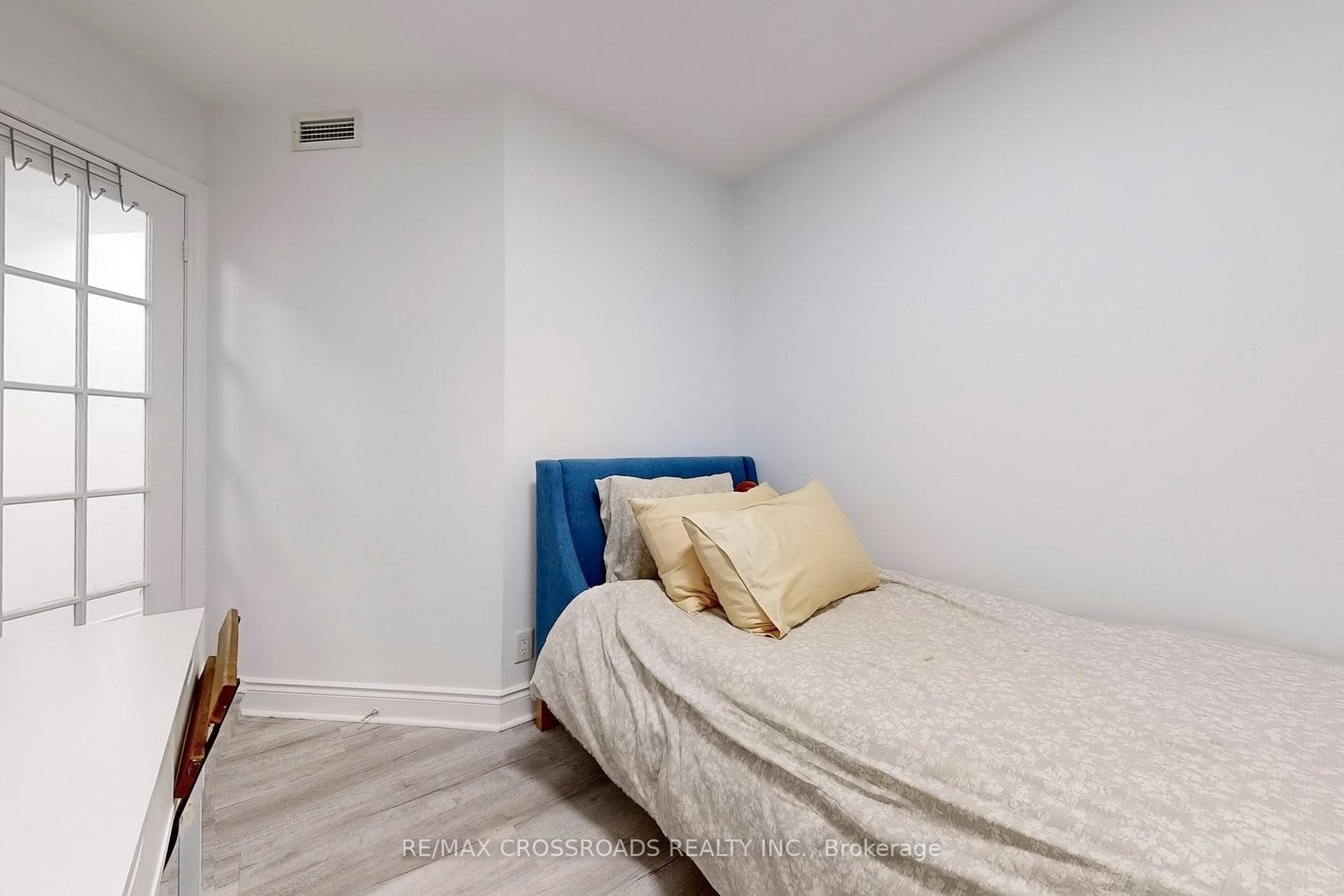 78 Harrison Garden Blvd Boulevard Unit 401 photo 13