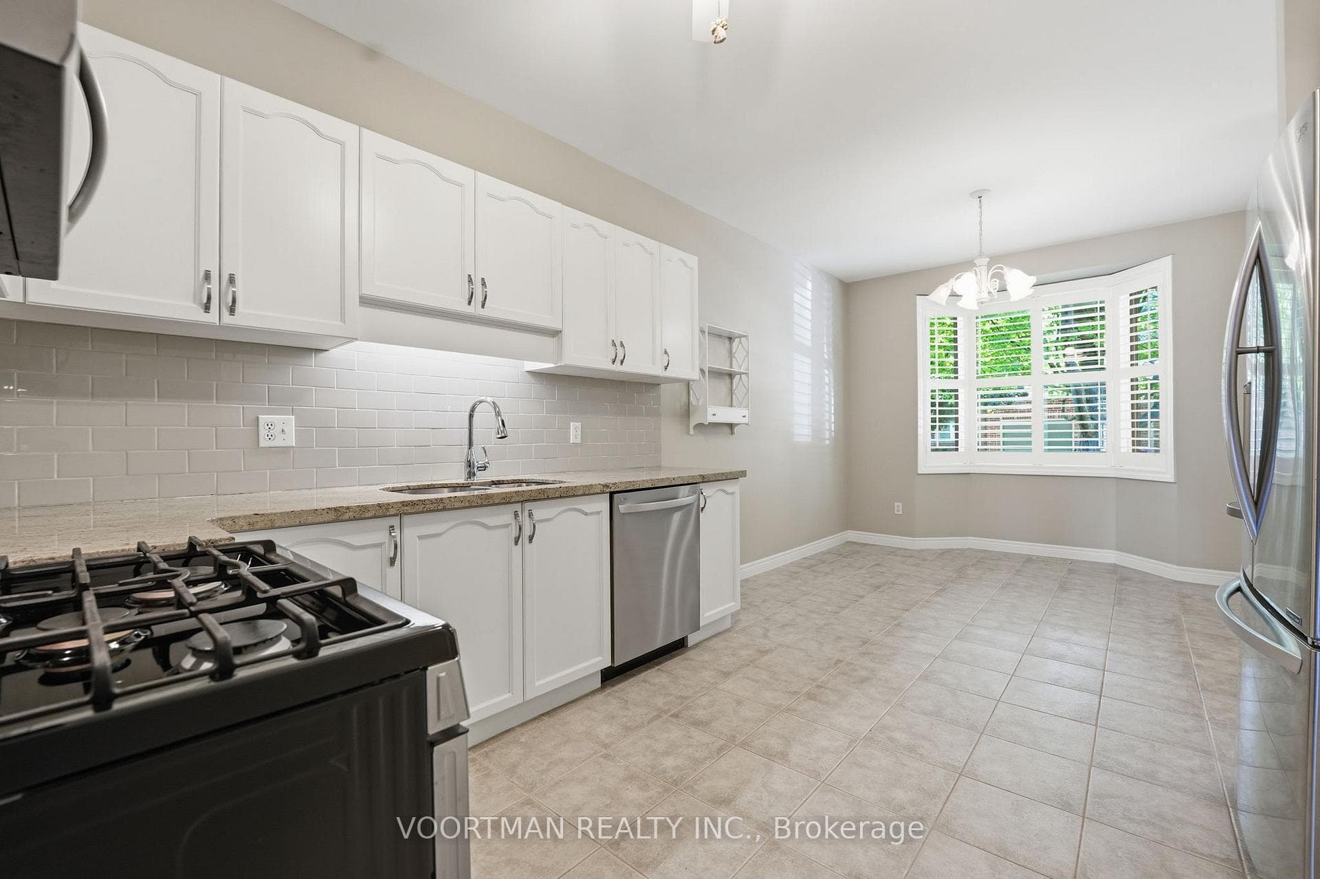 53 Greentrail Drive photo 12
