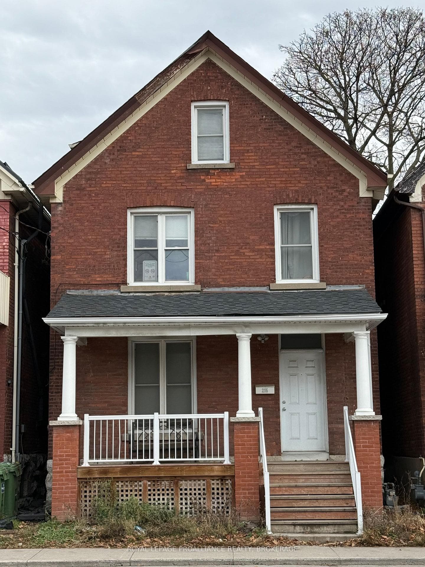 215 Division Street photo 2
