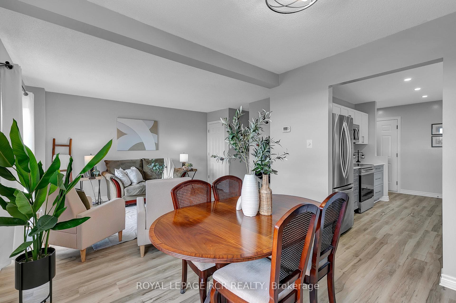 150 Britannia Avenue photo 10