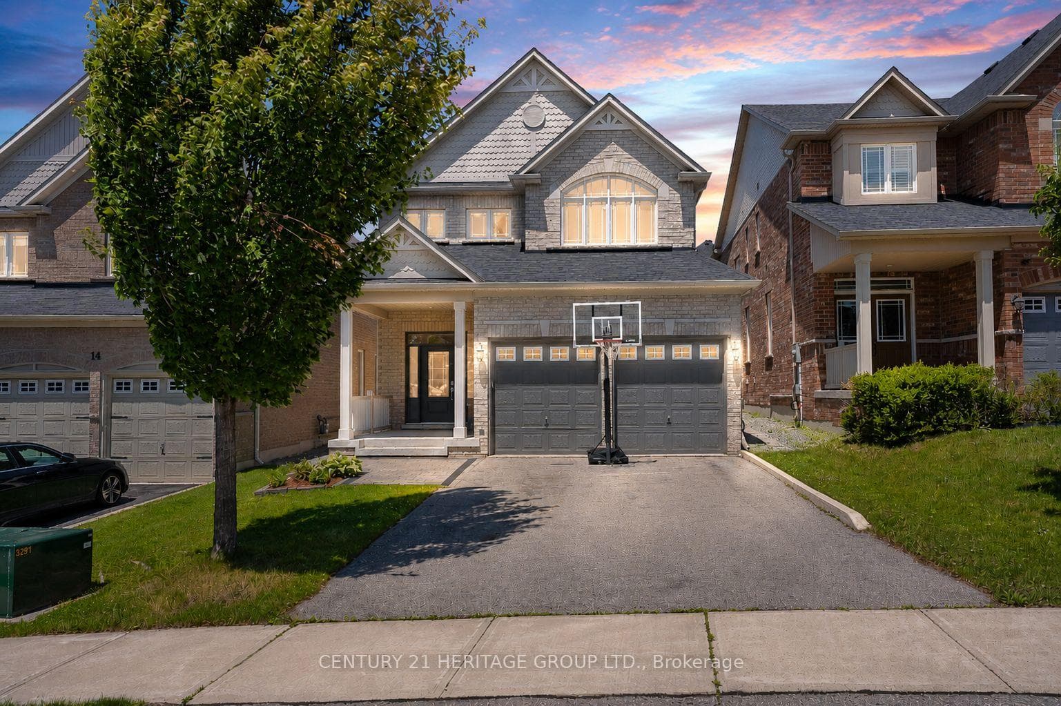 16 Harvest Hills Boulevard photo 1
