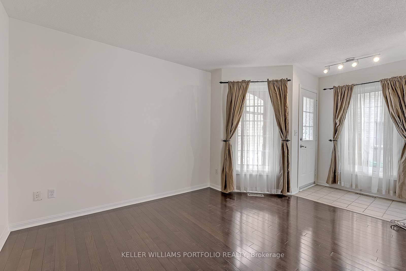 1458 Quest Circle photo 6