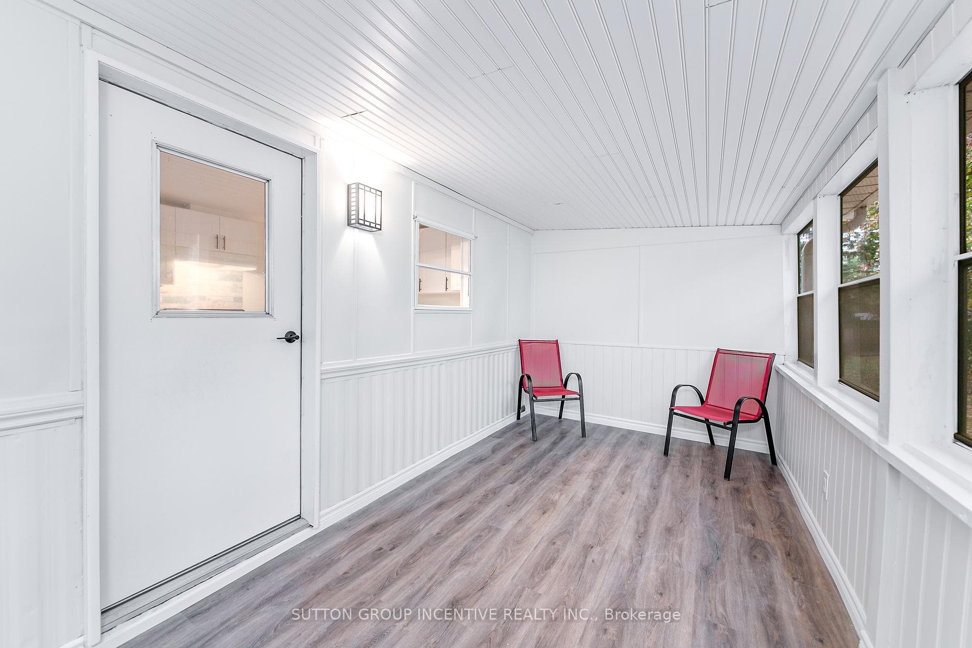 24 FLORA Court photo 18