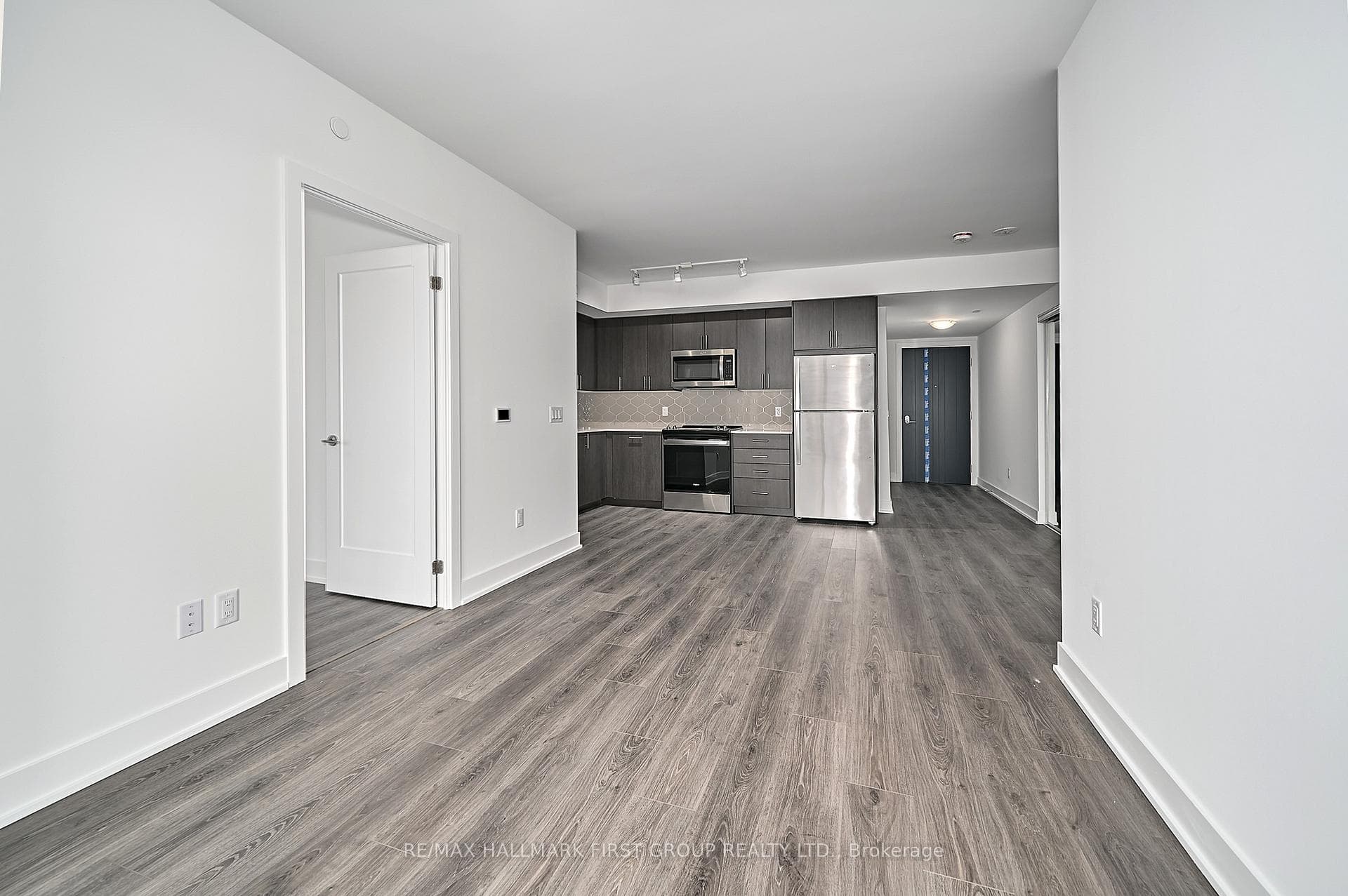 2545 Simcoe Street Unit 2708 photo 15