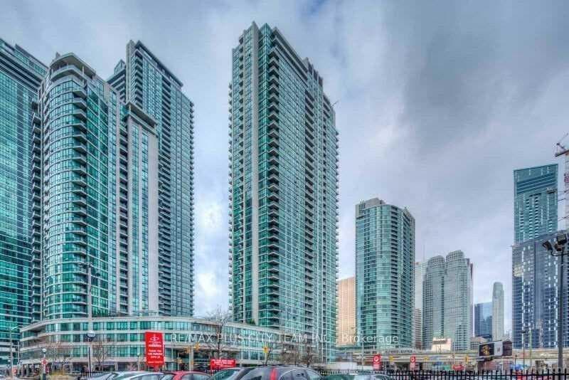 16 Yonge Street Unit 3311 photo 8