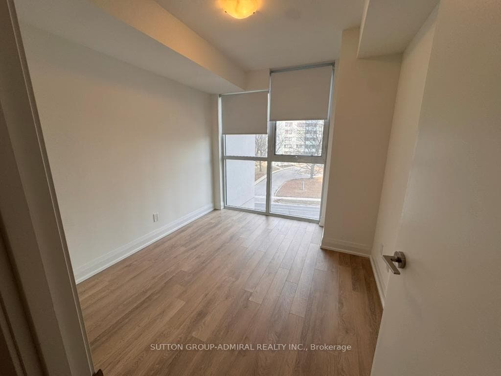 1461 Lawrence Avenue Unit 304 photo 11