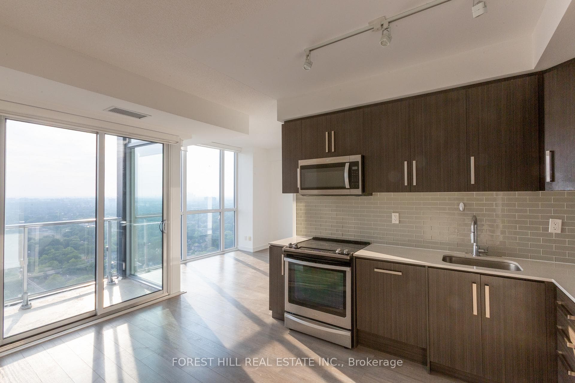 5180 Yonge Street Unit 3301 photo 7