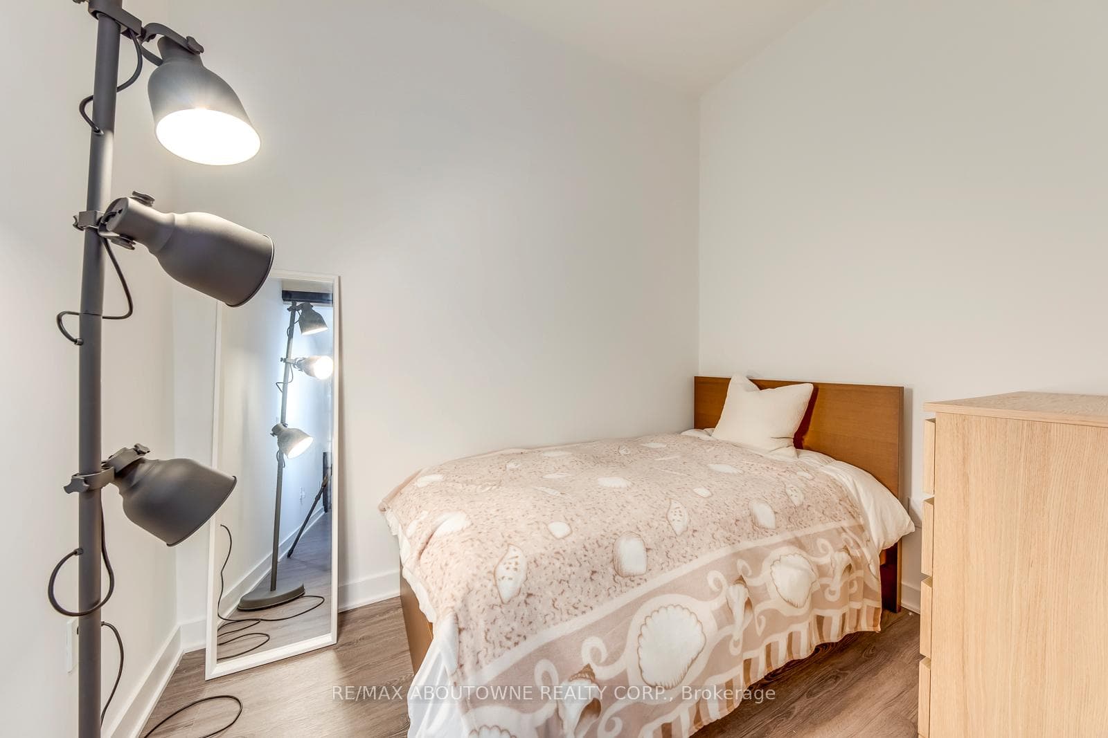 55 Charles Street Unit 1807 photo 21