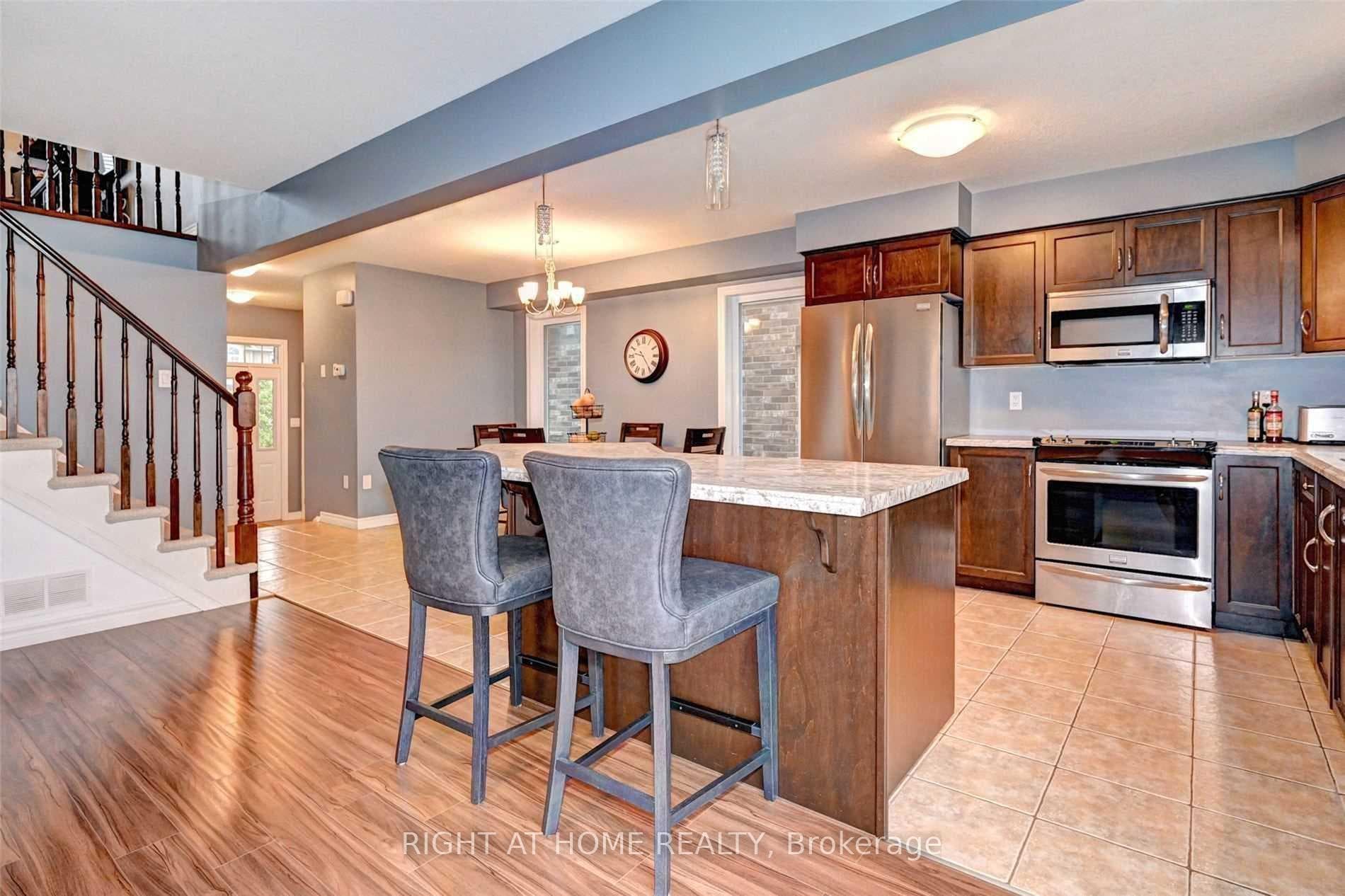 103 Robert Simone Way photo 3