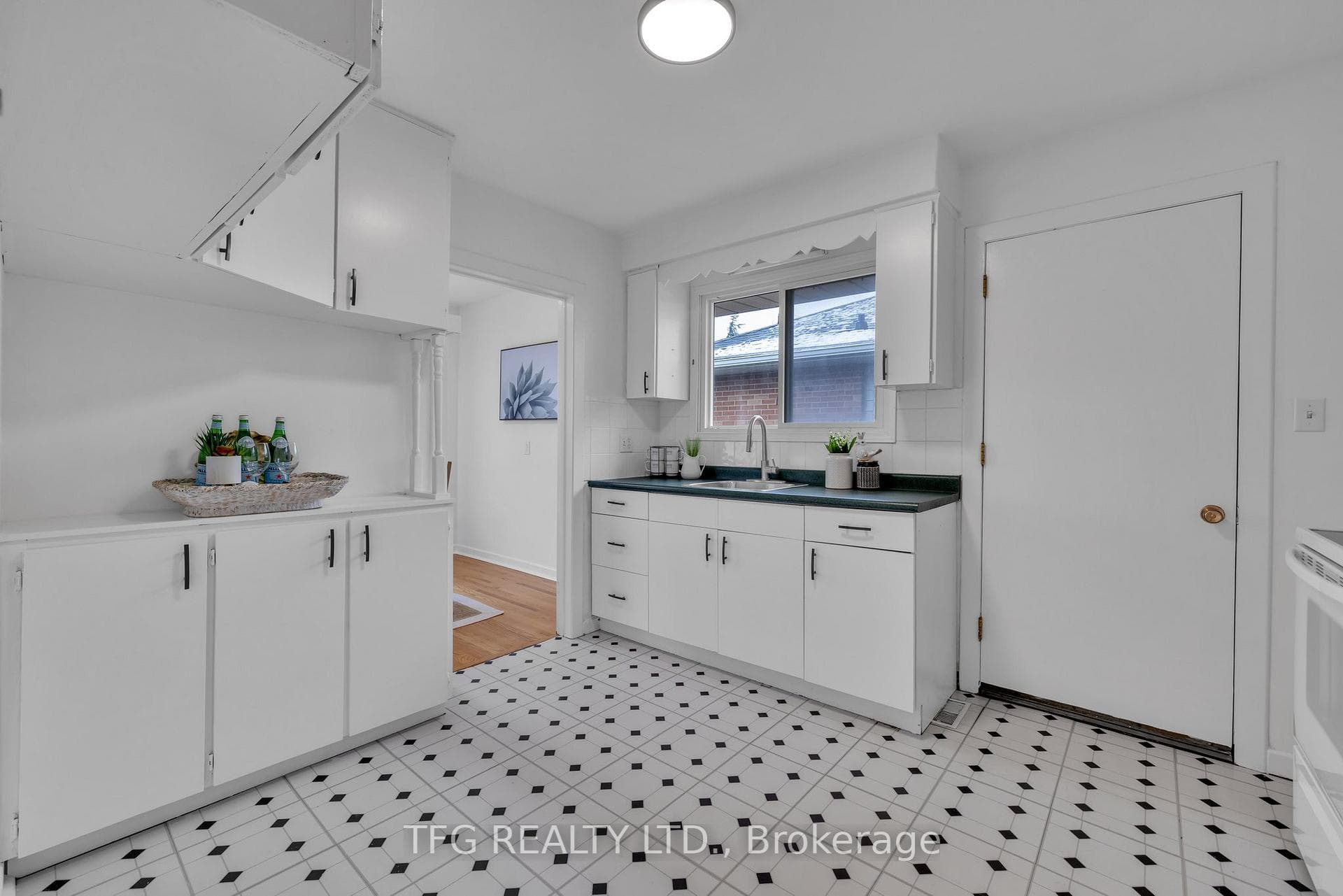 4 Sunset Road photo 16