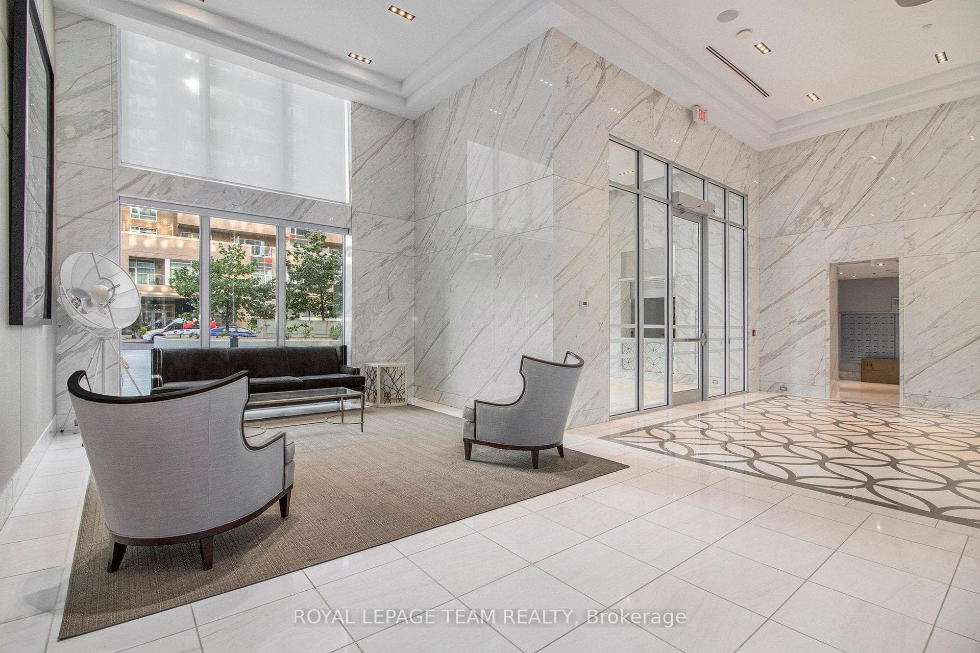 111 Champagne Avenue Unit 406 photo 6