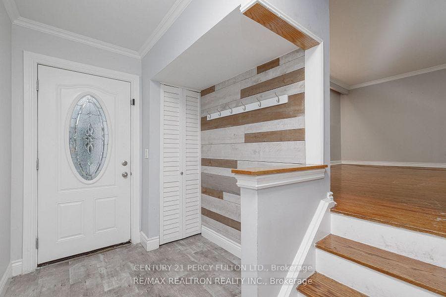 542 Dianne Drive photo 2