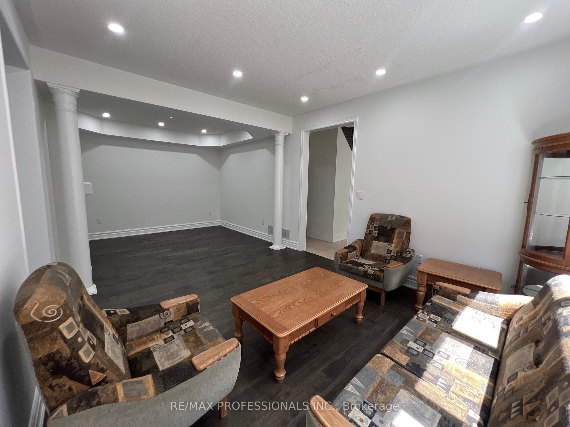 3895 Henrietta Way photo 20